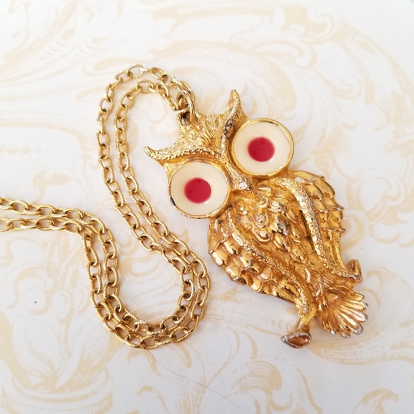 Vintage Mid Century 1960s Enamel Goldtone Owl Pendant Necklace - Picture 13 of 16